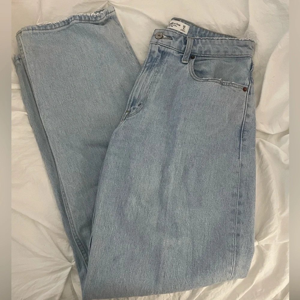 Abercrombie & Fitch Light Blue High Rise Women Jeans - Picture 6 of 9